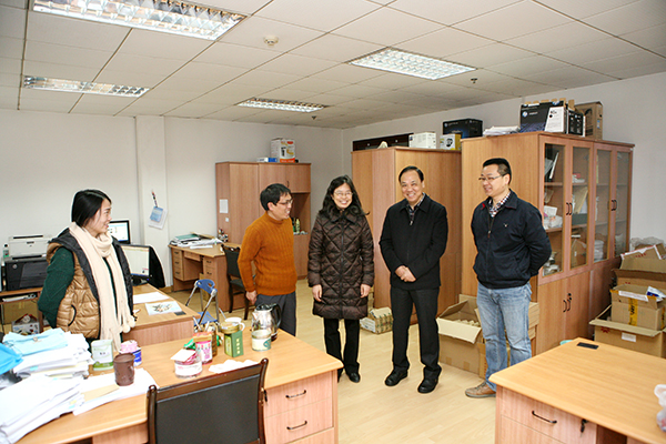 陳章龍書記、宋學(xué)鋒校長走訪各部門、各學(xué)院檢查新學(xué)期準(zhǔn)備工作
